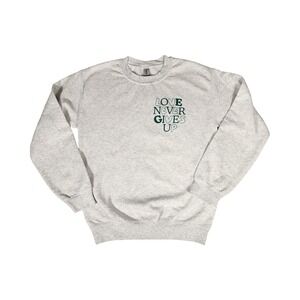 Gildan Heavy Blend Ash Grey Sweatshirt‎ Love Never Gives Up Graphic Crewneck S